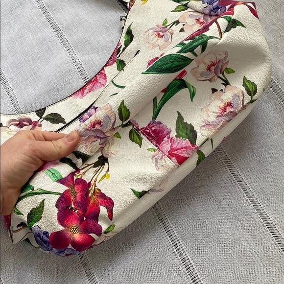 Dana Buchman Pink and White Floral Shoulder Bag with Silver Accents - Picture 10 of 13